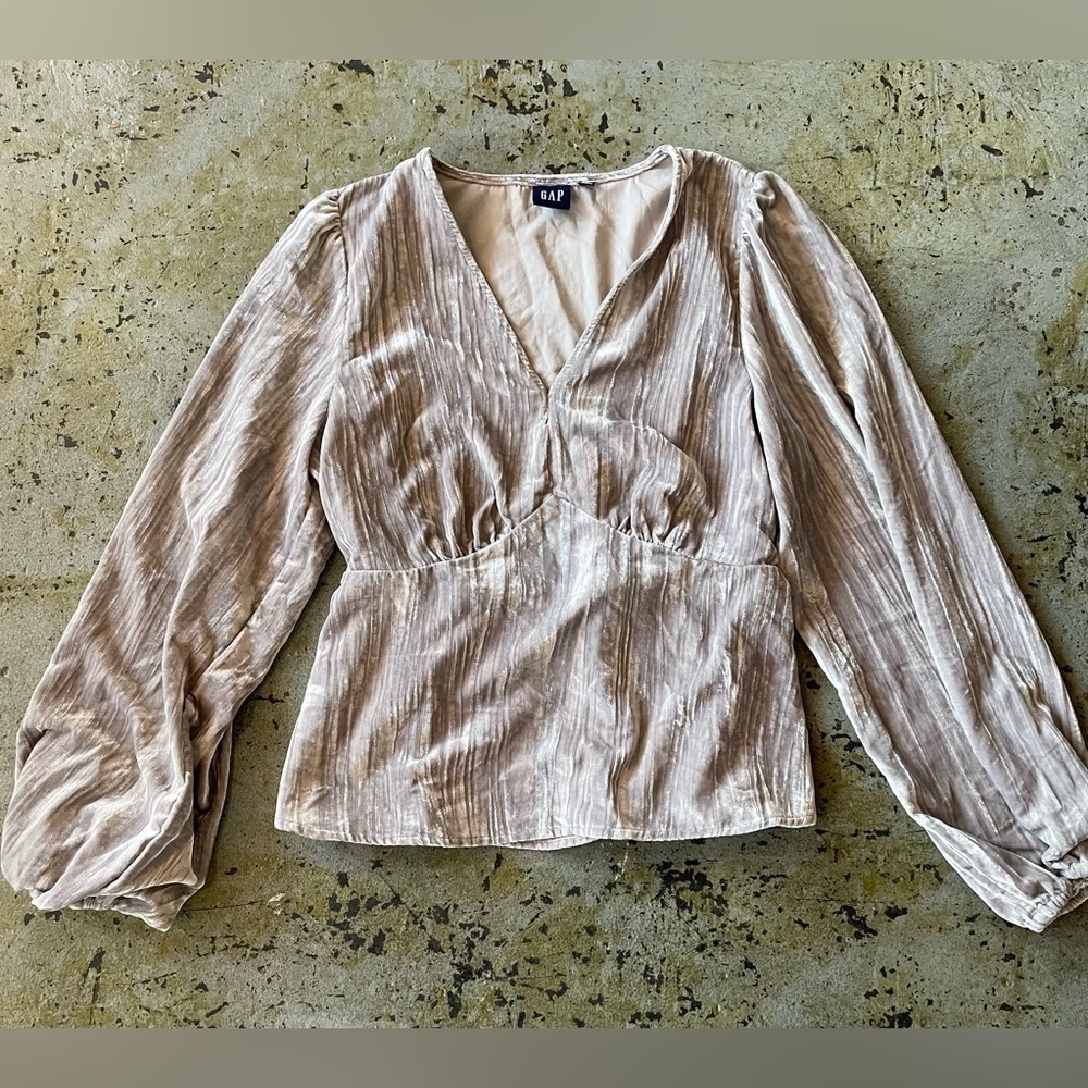 GAP Beige Velvet Long-Sleeve Top V-neckline and Balloon Sleeves Size Medium